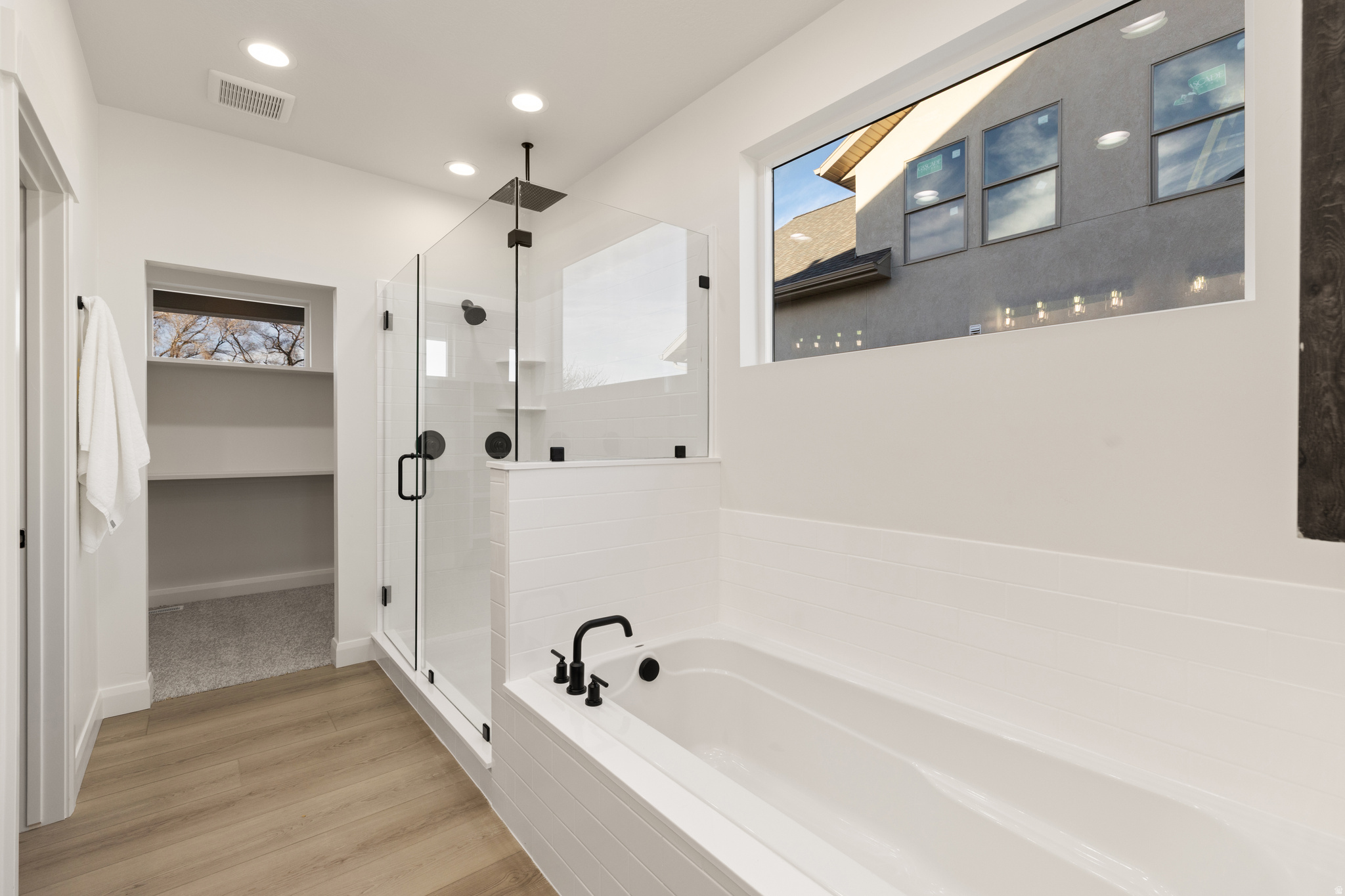 HUNTINGTON FARMS - Residential