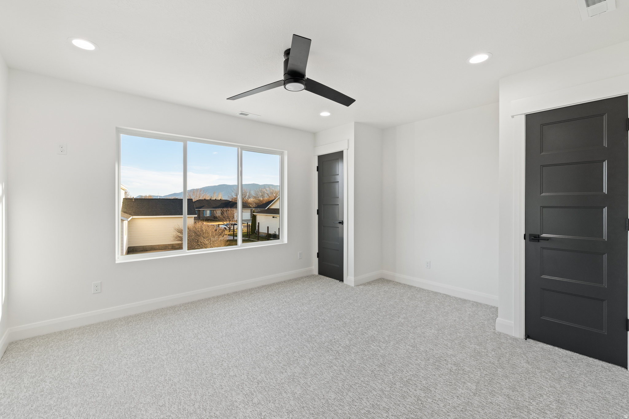 HUNTINGTON FARMS - Residential