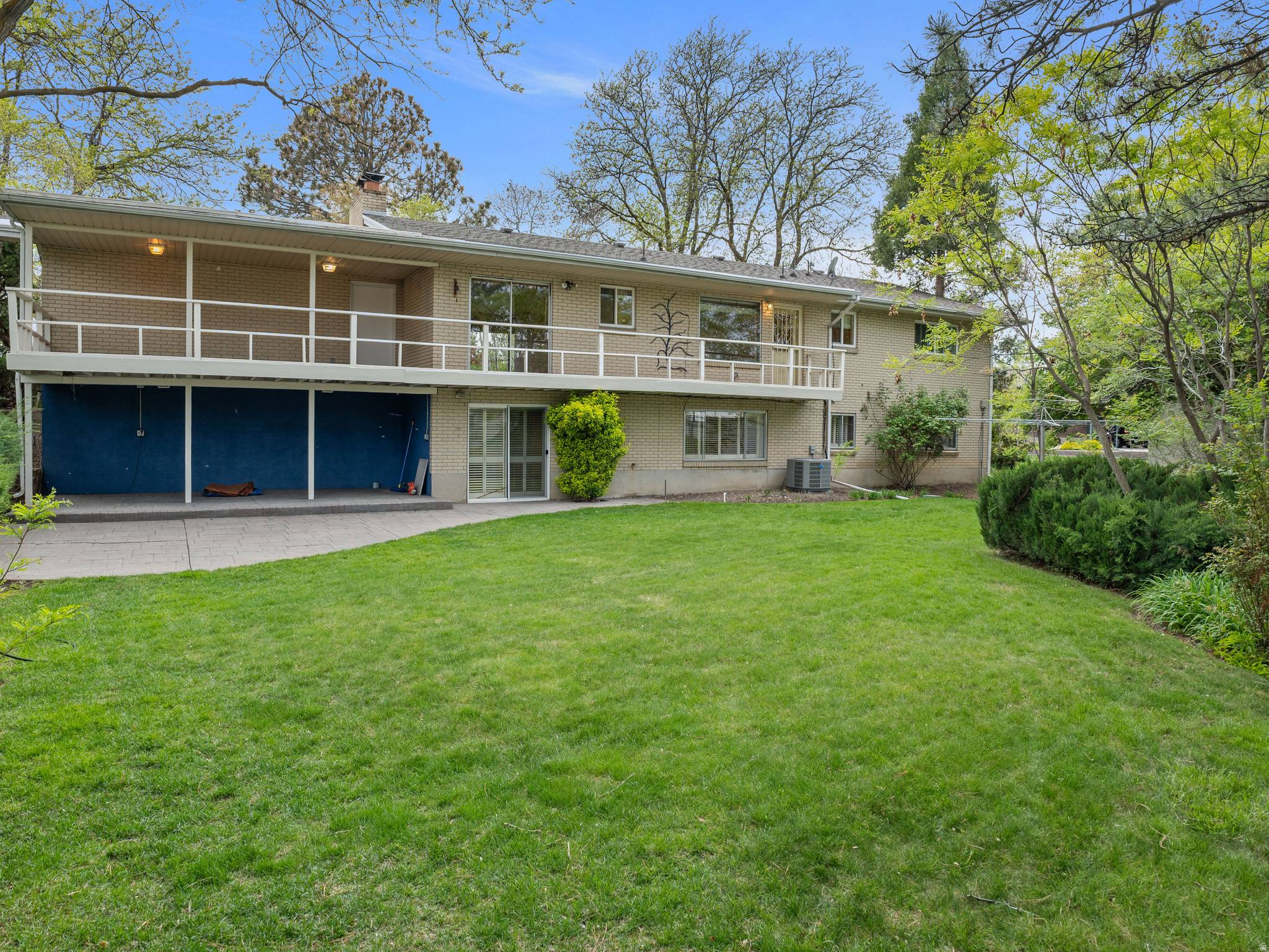 MADELYN MASH - Residential