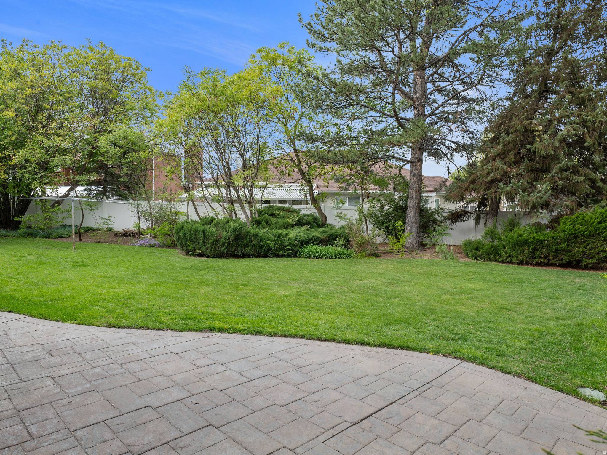 MADELYN MASH - Residential