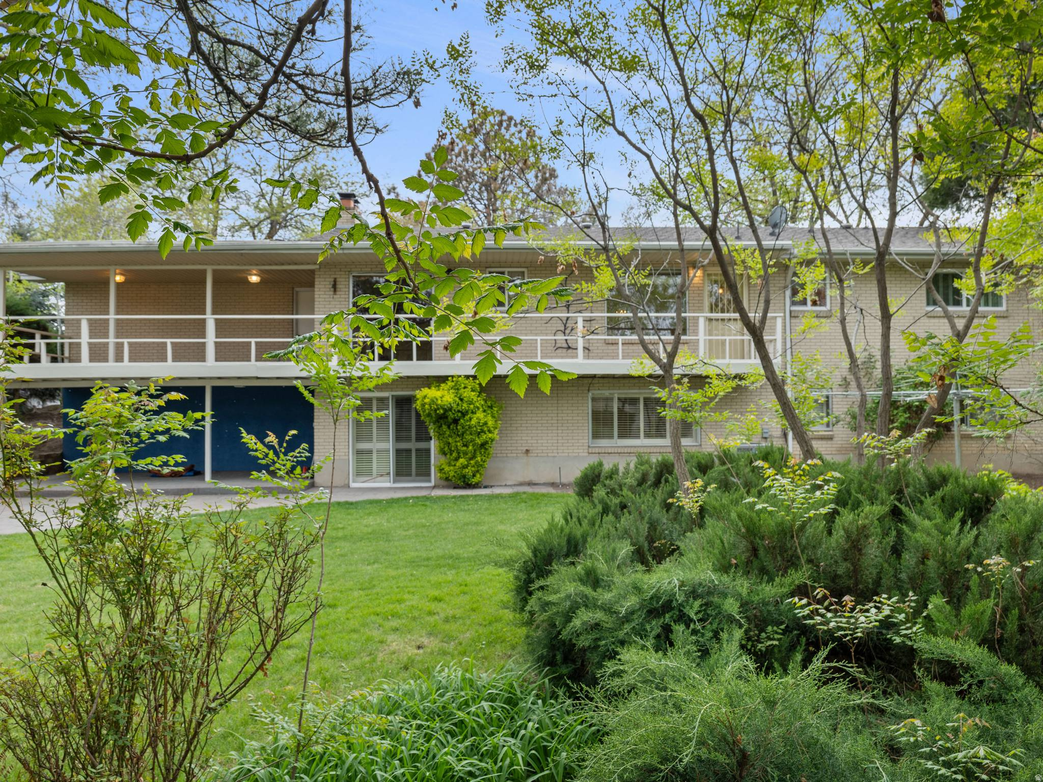 MADELYN MASH - Residential