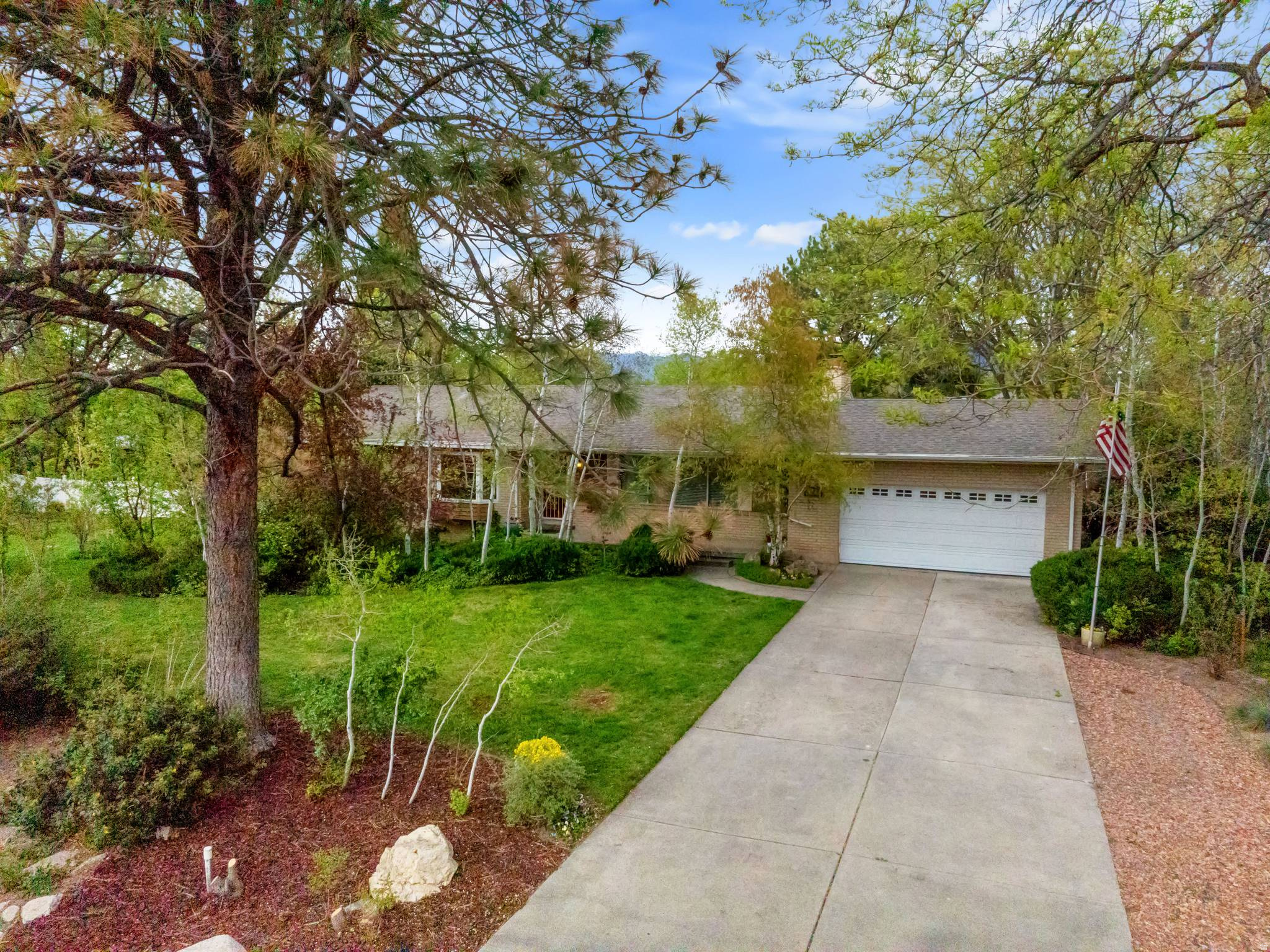 MADELYN MASH - Residential