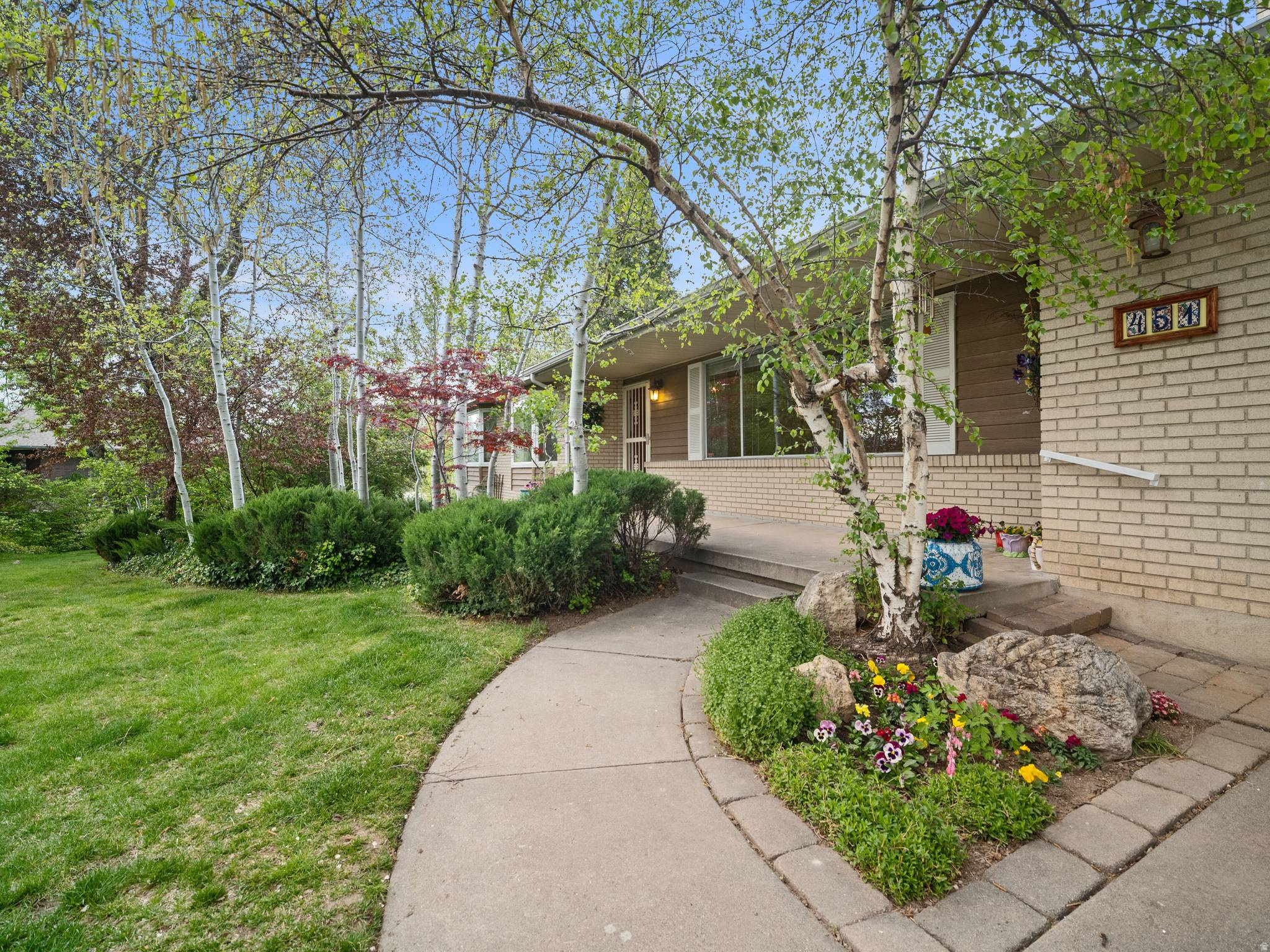 MADELYN MASH - Residential