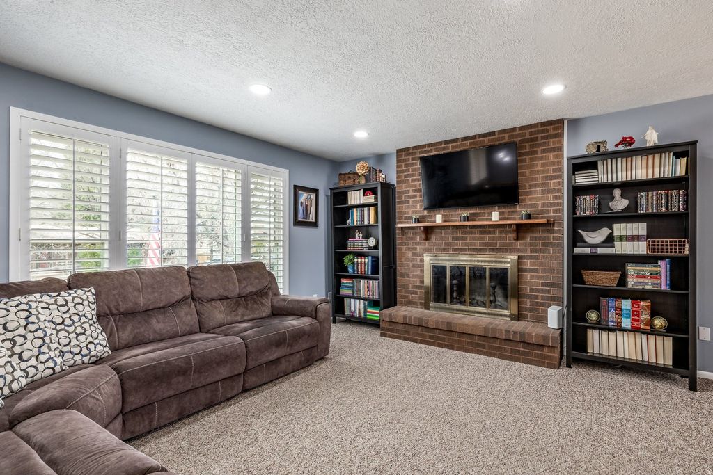 Photo of 5548 S 2950 W, Roy, UT 84067 (MLS # 2148530)