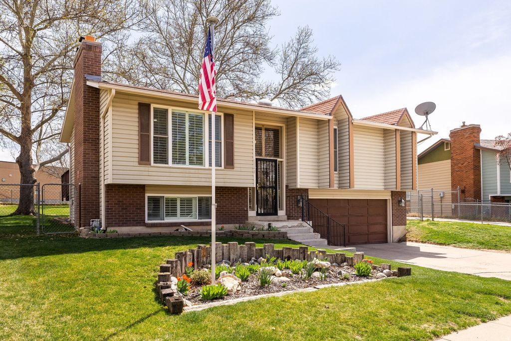 Photo of 5548 S 2950 W, Roy, UT 84067 (MLS # 2148530)