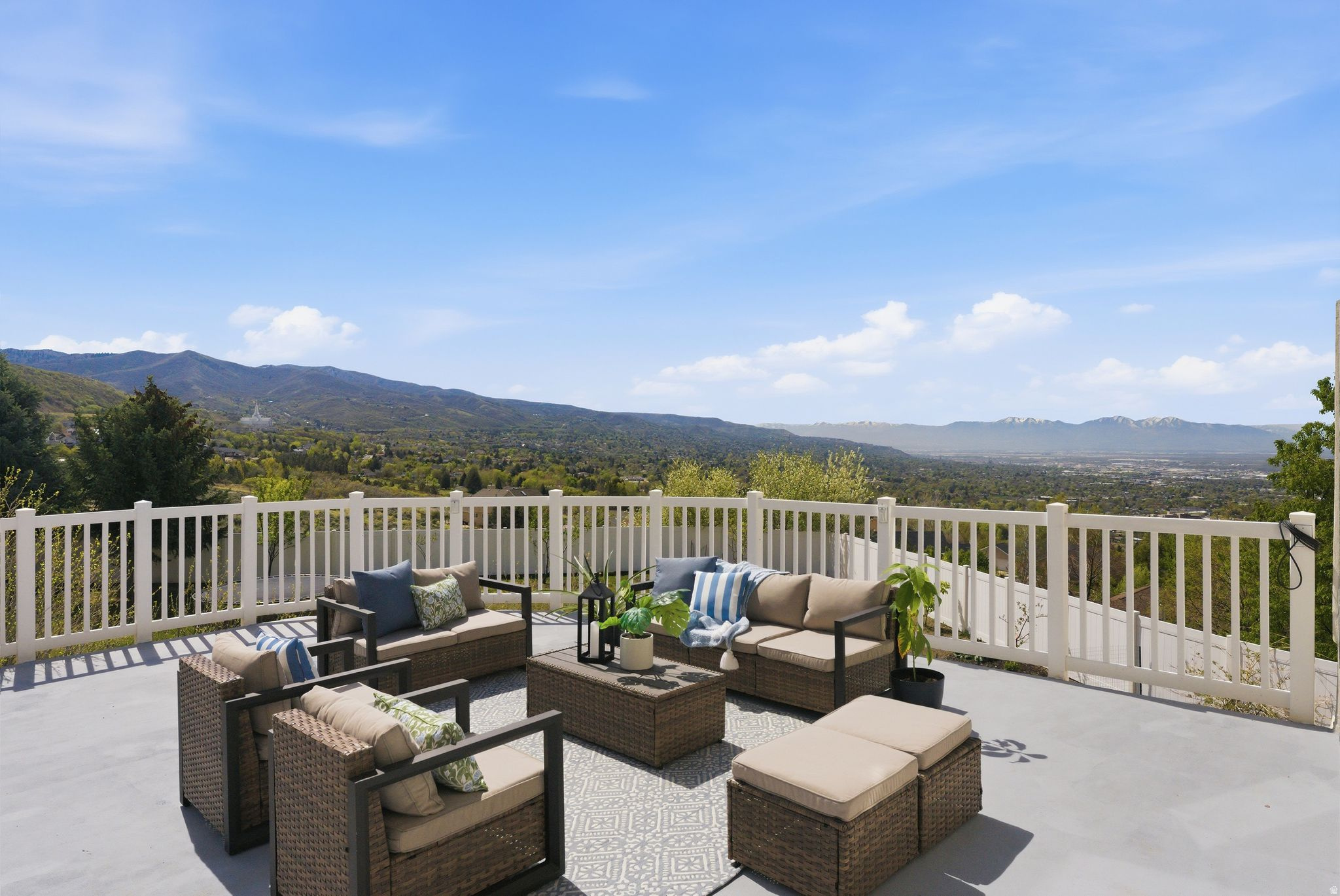 HOLBROOK - Residential