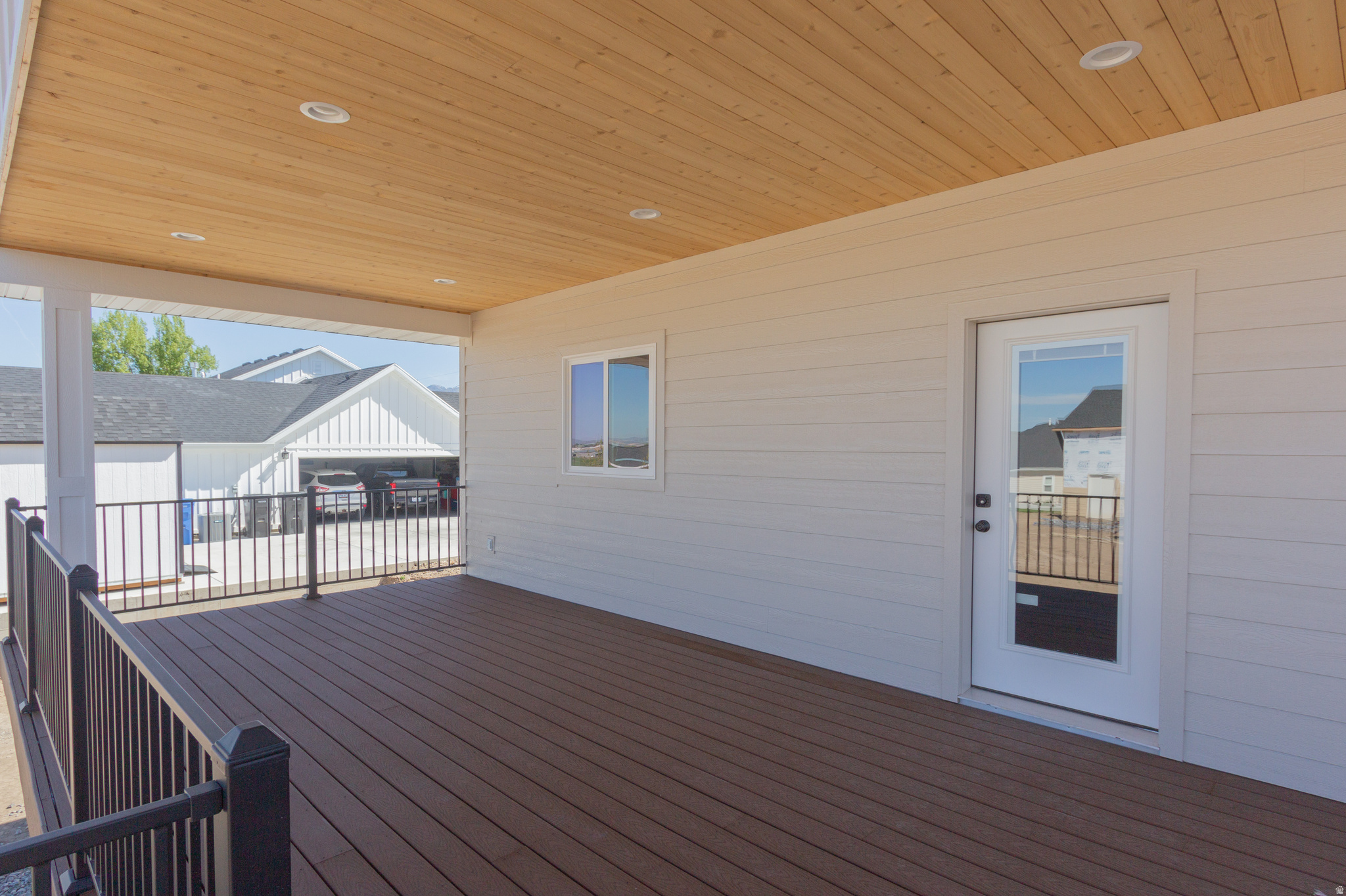 HAWK CREST - Residential