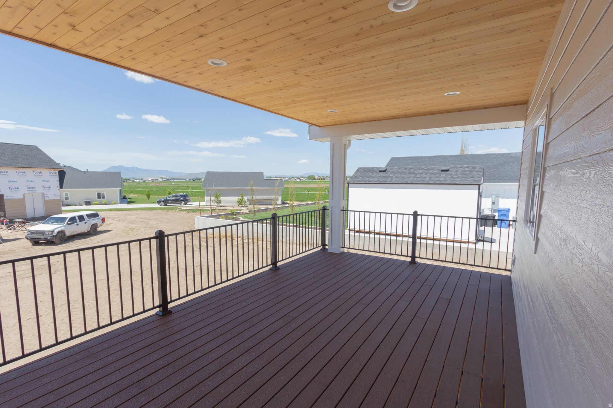HAWK CREST - Residential
