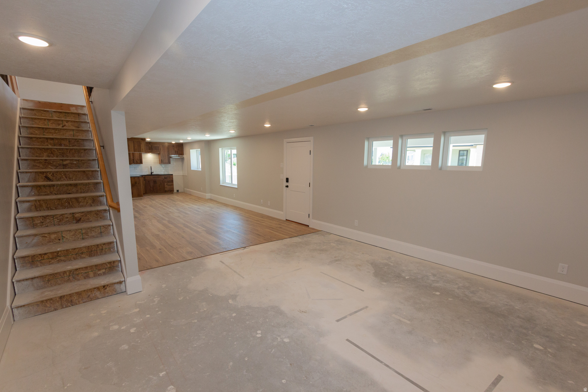 HAWK CREST - Residential