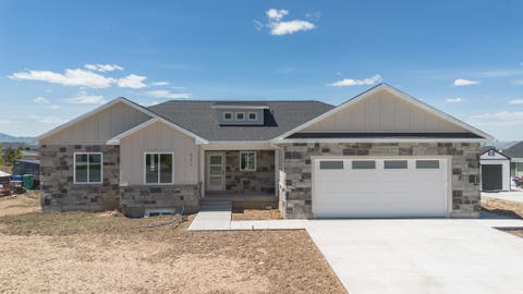 Homes For Sale - 527 N 100<br/> Hyde Park, UT 84318