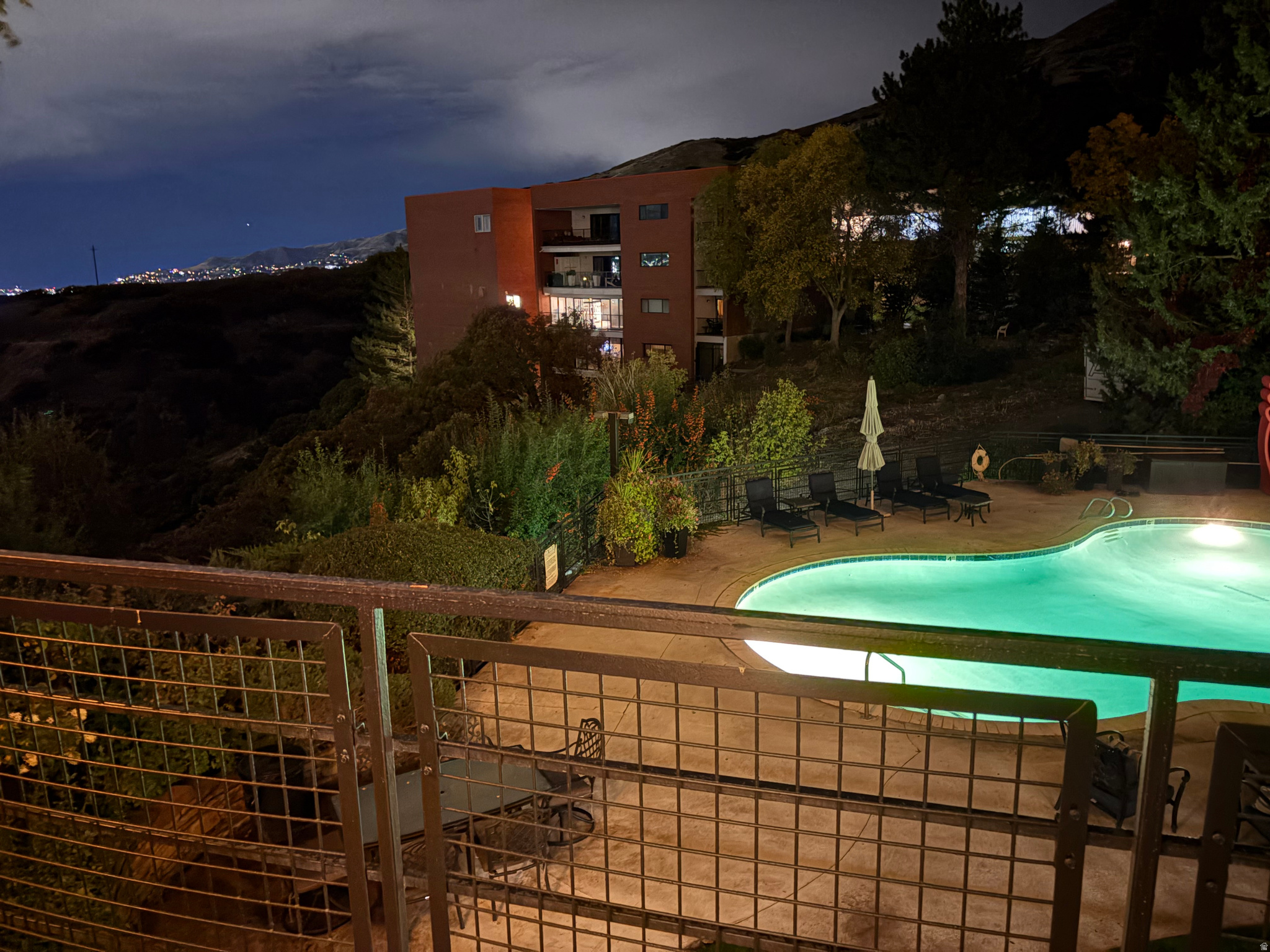 OAKCREST GARDENS - Residential