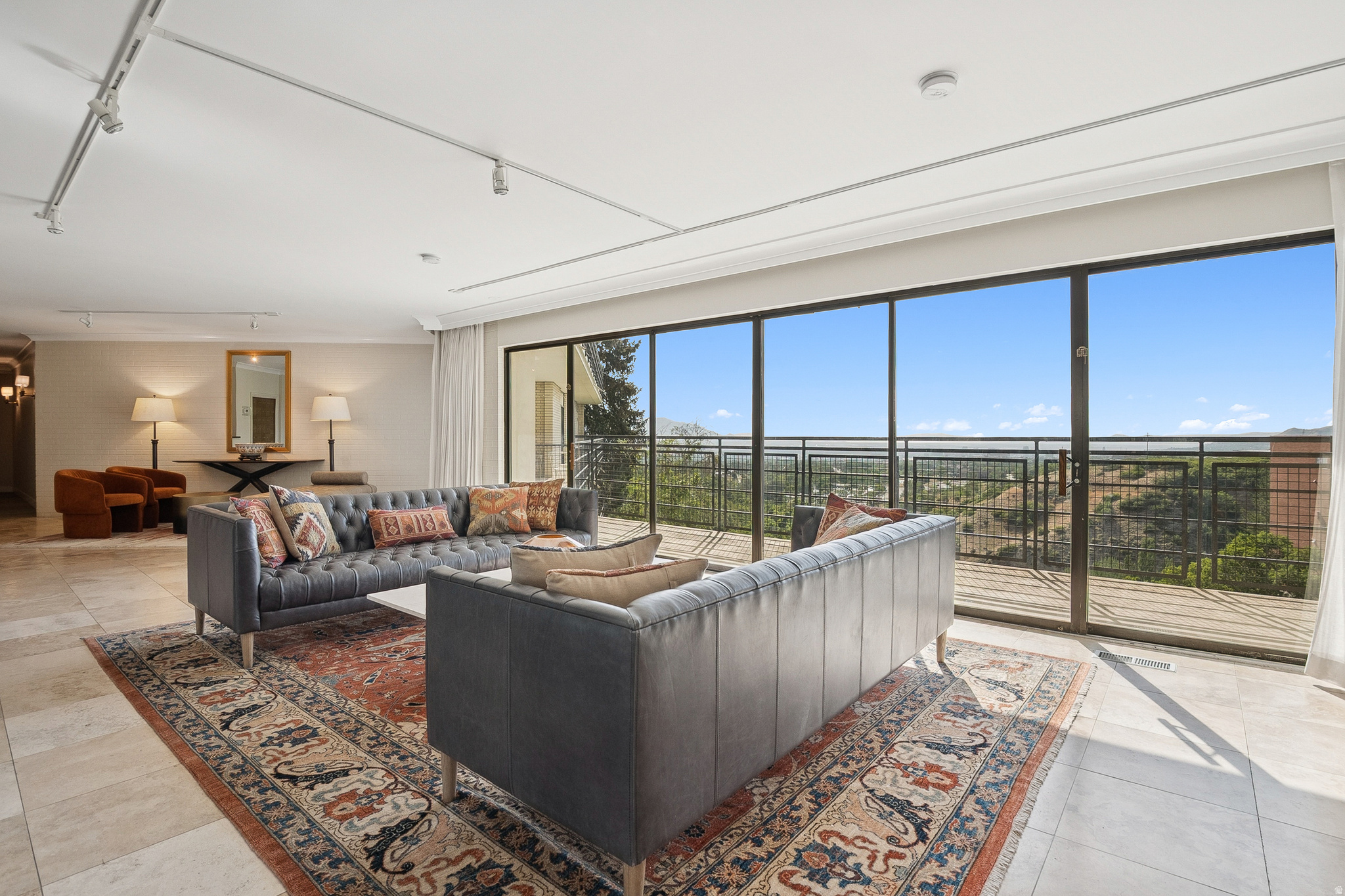 OAKCREST GARDENS - Residential