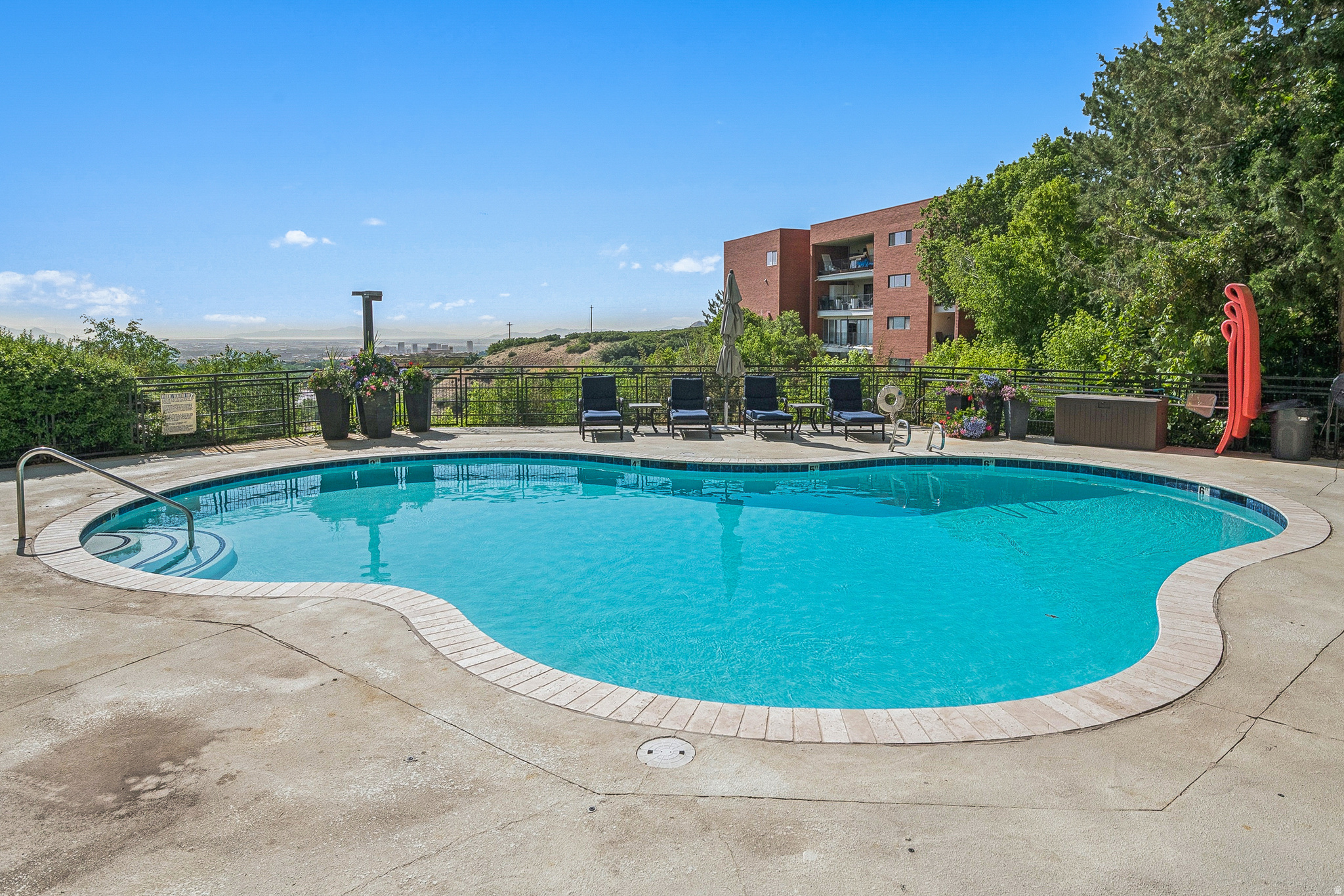 OAKCREST GARDENS - Residential