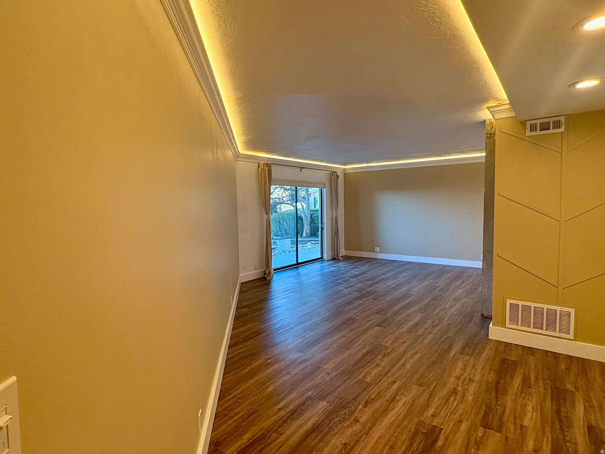 OAKCREST GARDENS - Residential