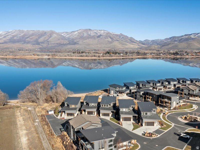 ESCAPES AT EDGEWATER - Residential