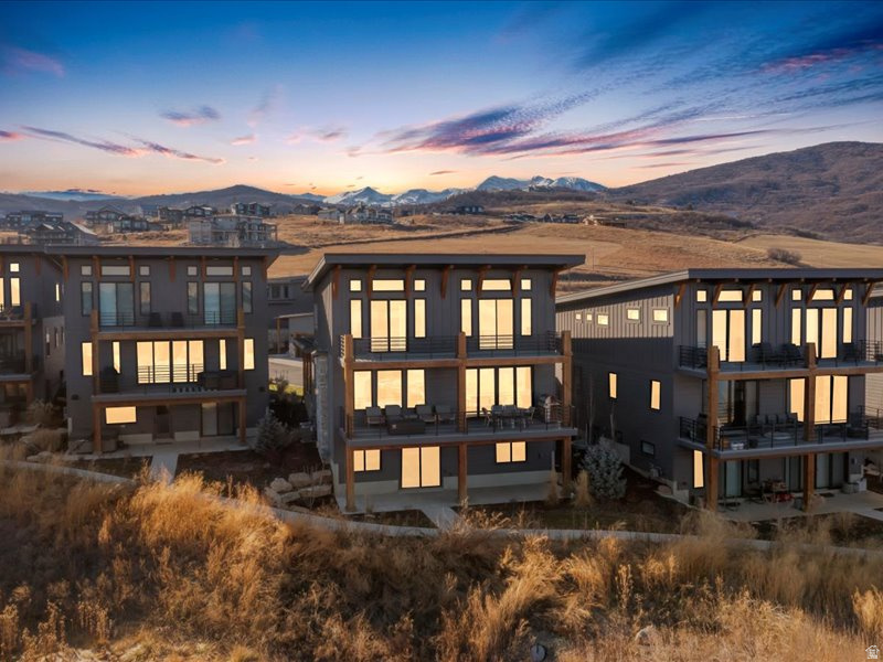 ESCAPES AT EDGEWATER - Residential