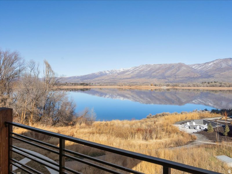 ESCAPES AT EDGEWATER - Residential