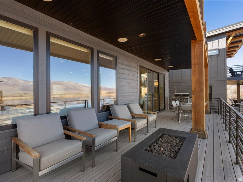 ESCAPES AT EDGEWATER - Residential