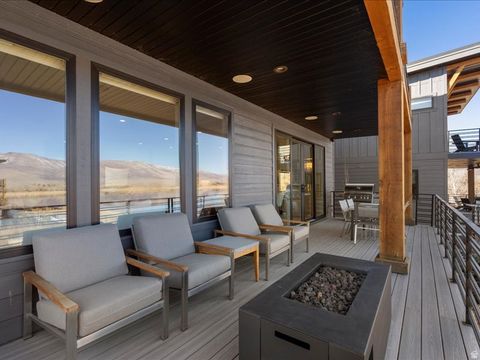 Tiny photo for 746 S 6300 E, Huntsville, UT 84317 (MLS # 2128585)