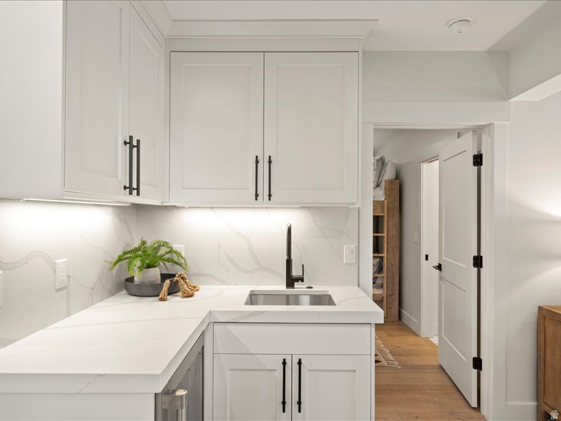 ESCAPES AT EDGEWATER - Residential