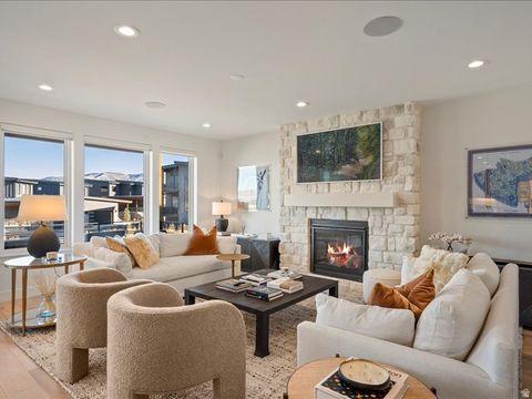 Tiny photo for 746 S 6300 E, Huntsville, UT 84317 (MLS # 2128585)