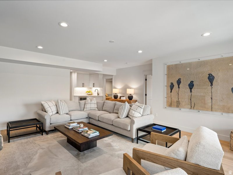 ESCAPES AT EDGEWATER - Residential