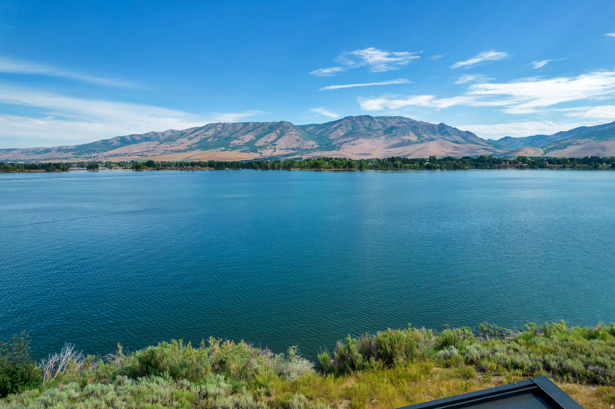 ESCAPES AT EDGEWATER - Residential