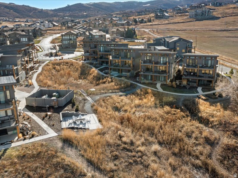 ESCAPES AT EDGEWATER - Residential