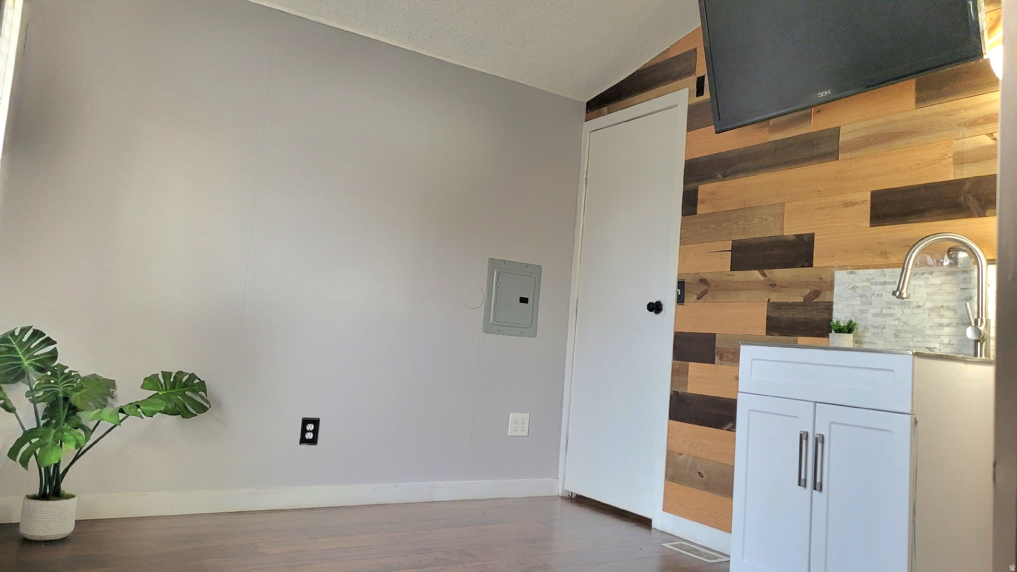 SOUTH SPRINGVILLE TERRACE - Residential