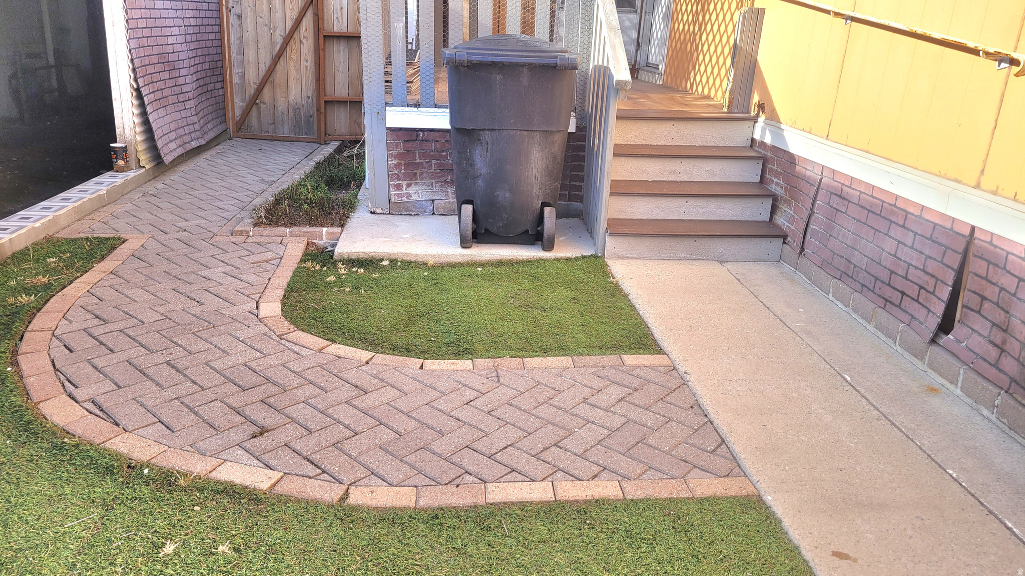 SOUTH SPRINGVILLE TERRACE - Residential