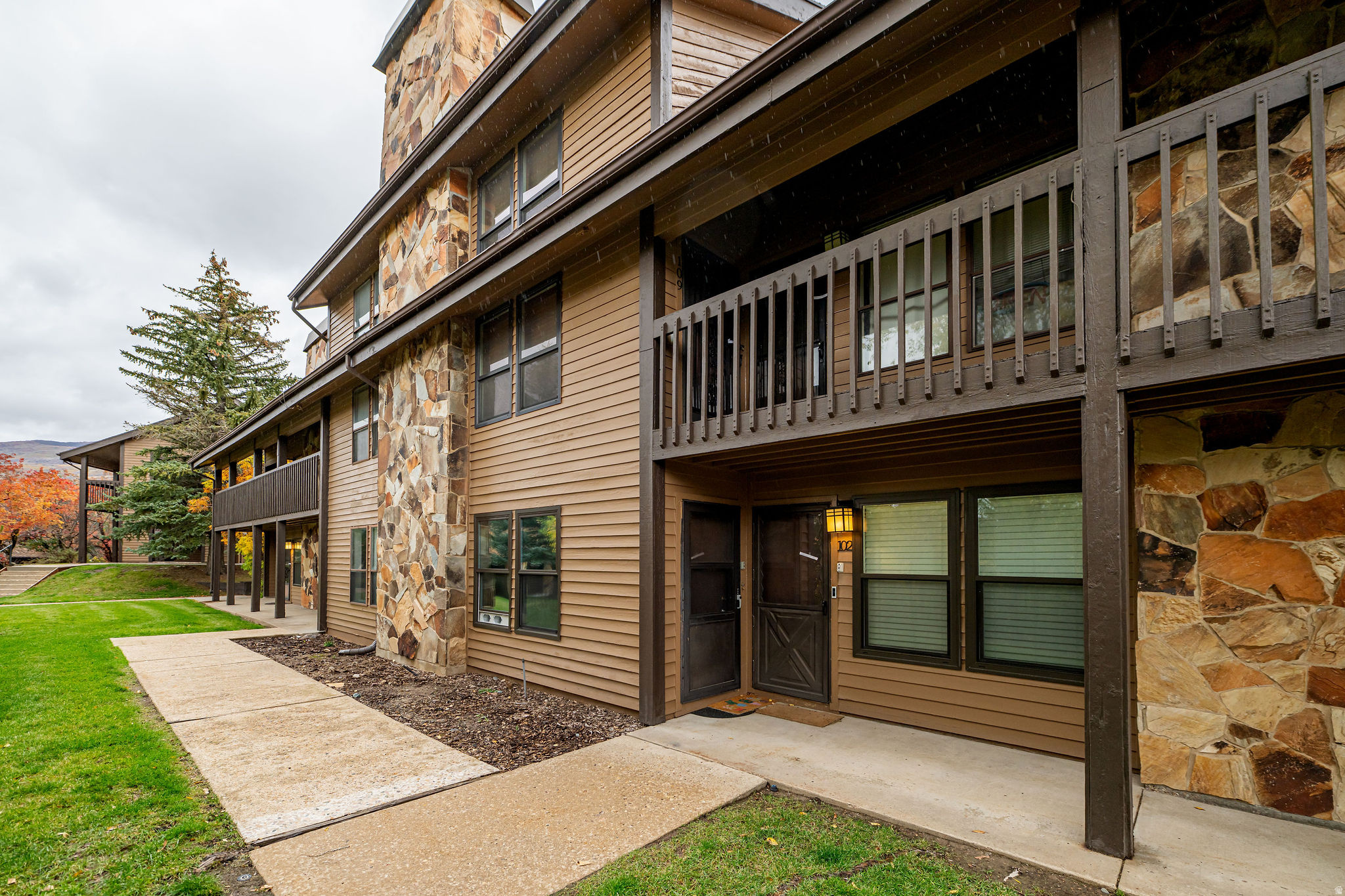 WOLF LODGE - Residential