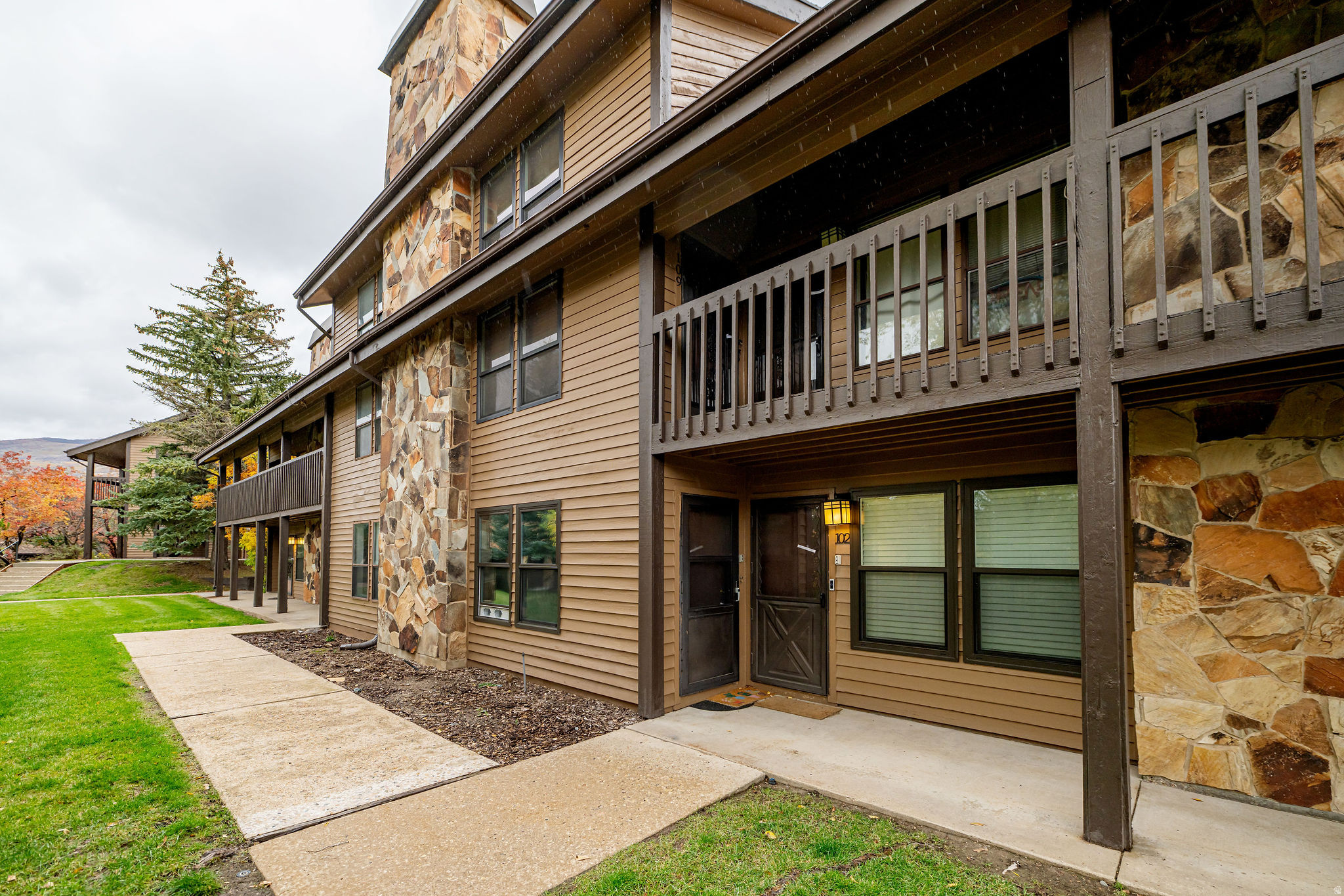 WOLF LODGE - Residential