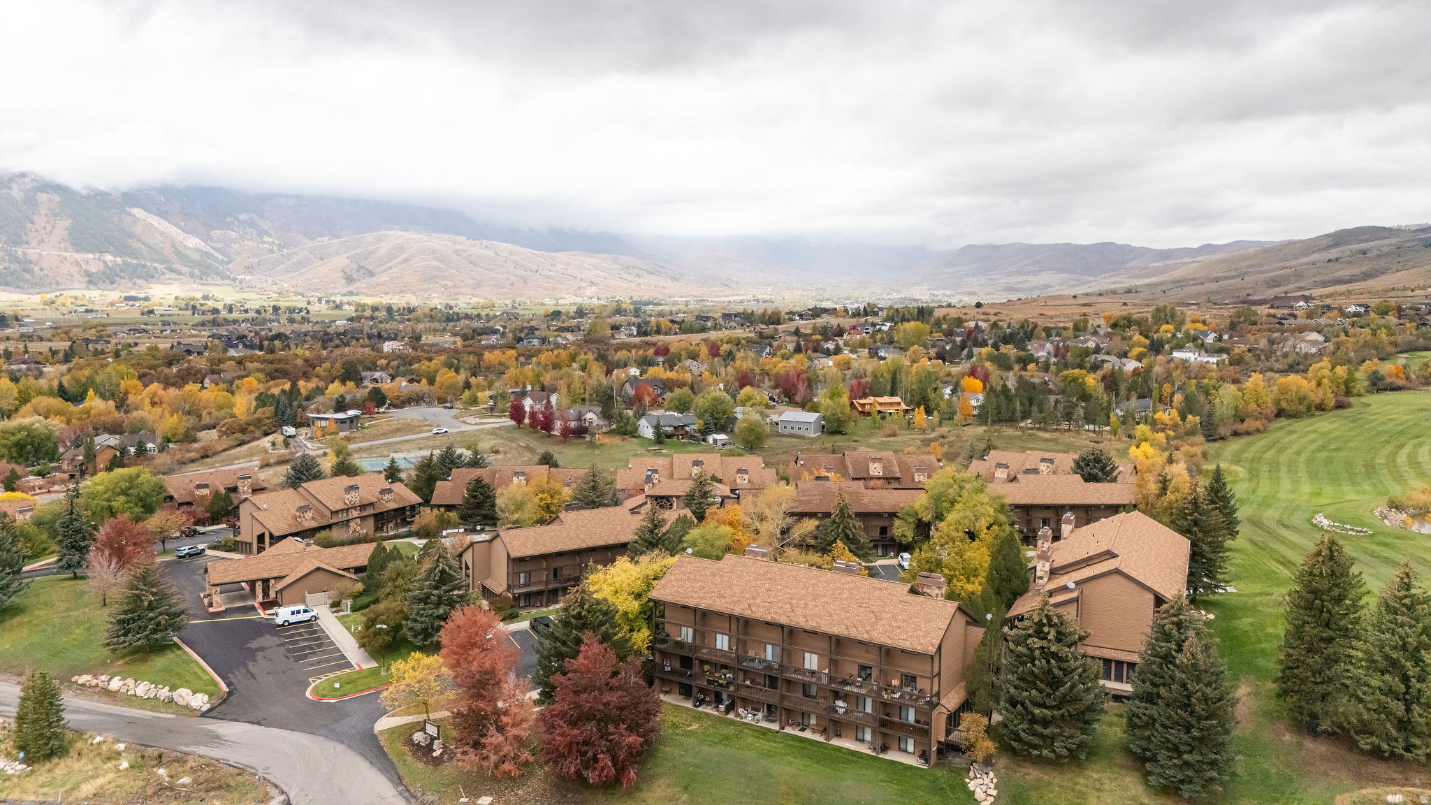 WOLF LODGE - Residential
