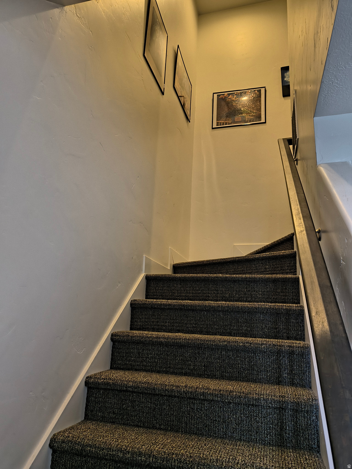 HUNTERS - Residential