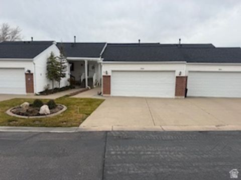 Photo of 150 E 600 N #5, Kaysville, UT 84037 (MLS # 2138881)