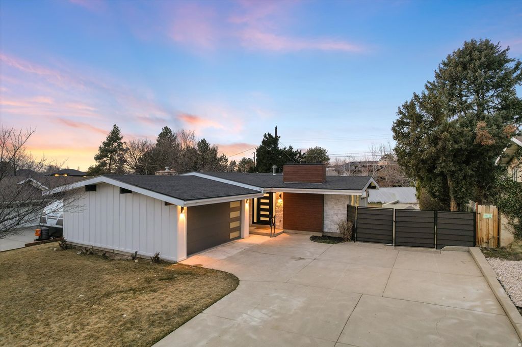 Photo of 2809 E 4510 S, Holladay, UT 84117 (MLS # 2139021)