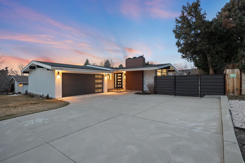 Photo of 2809 E 4510 S, Holladay, UT 84117 (MLS # 2139021)