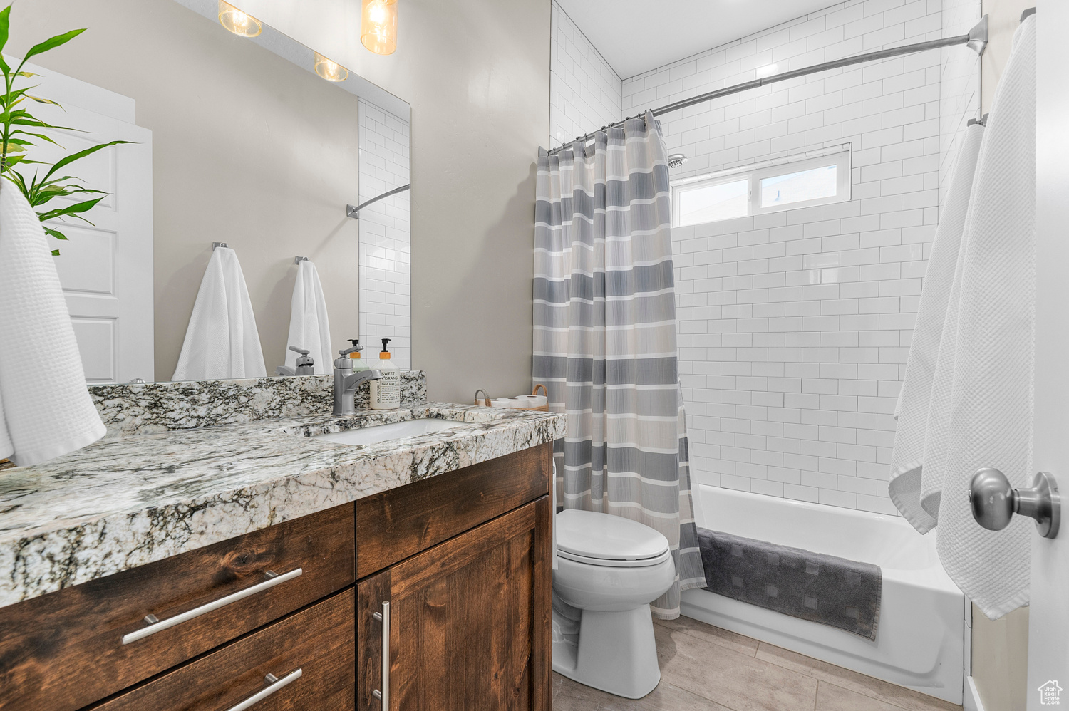 HAMILTON FARMS - Residential