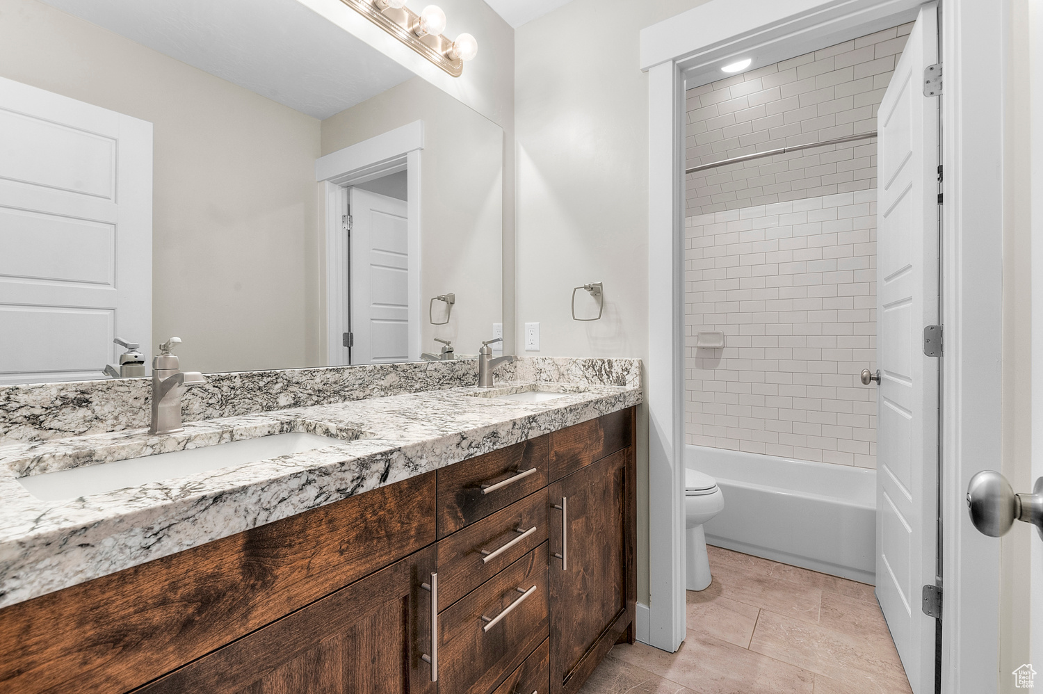 HAMILTON FARMS - Residential