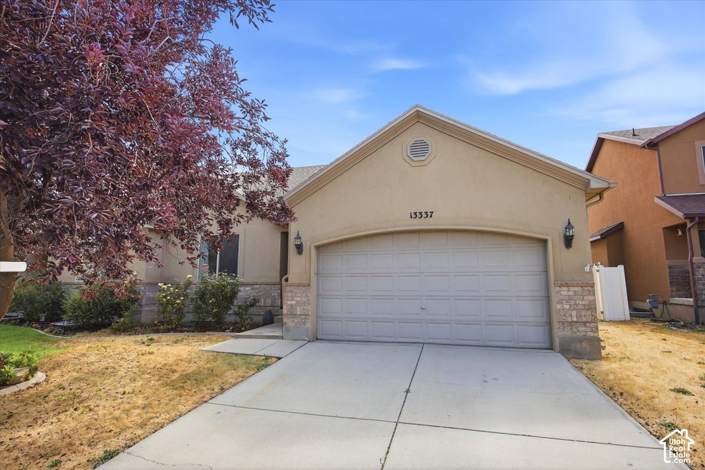 Photo of 13337 S COPPER PARK DR, Herriman, UT 84096 (MLS # 2192920)