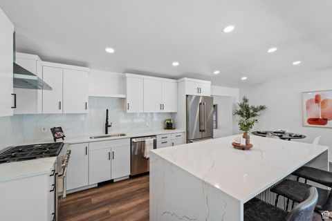 Tiny photo for 6552 S 2520 E, Cottonwood Heights, UT 84121 (MLS # 2115283)