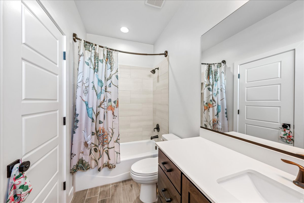 VILLAS AT GREEN SPRING PH 1 - Residential