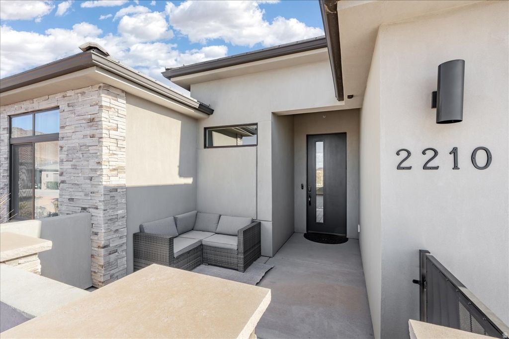 Photo of 2210 N MONTAGNA ST, Washington, UT 84780 (MLS # 2126618)