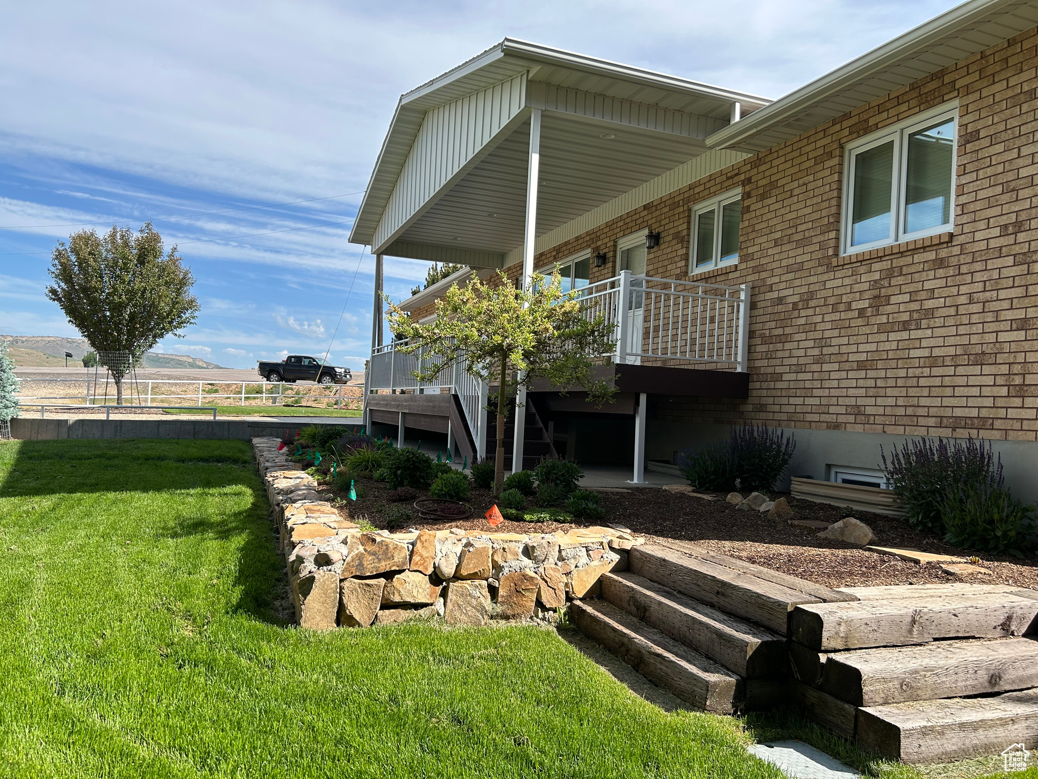 NORTH SUMMIT - Residential