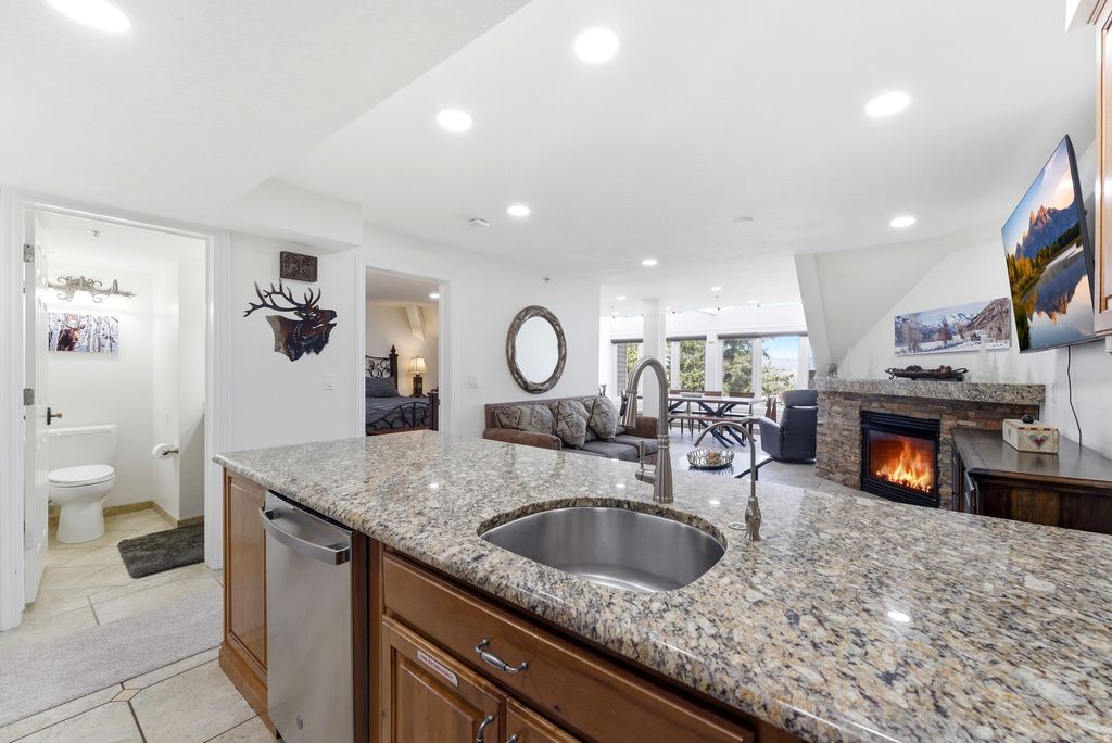 Photo of 1415 LOWELL AVE #B210, Park City, UT 84060 (MLS # 2156139)