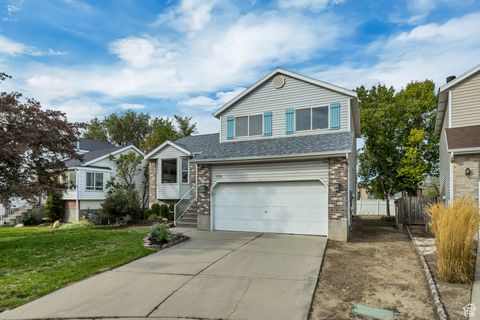 Photo of 1104 W PRIMARVERA WAY, West Jordan, UT 84084 (MLS # 2117761)