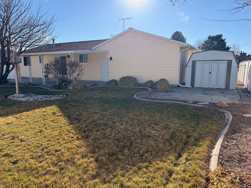 Photo of 2548 W SWASEY DR, Taylorsville, UT 84129 (MLS # 2130597)