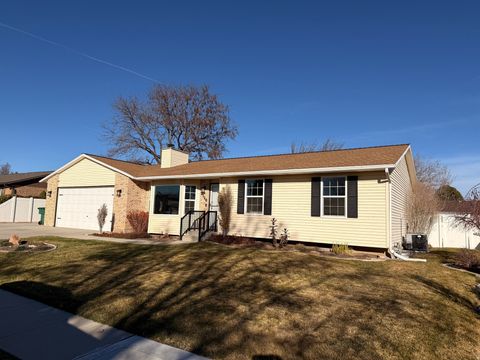 Photo of 2548 W SWASEY DR, Taylorsville, UT 84129 (MLS # 2130597)