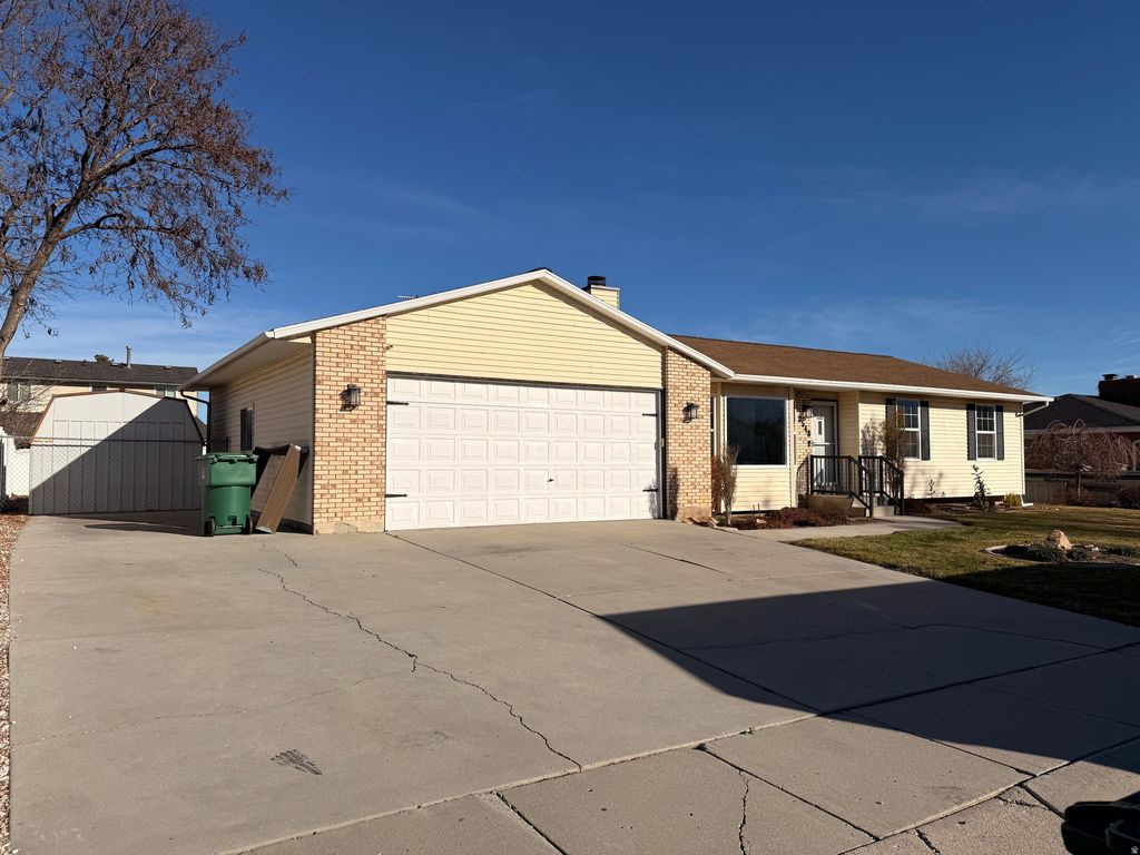 Photo of 2548 W SWASEY DR, Taylorsville, UT 84129 (MLS # 2130597)