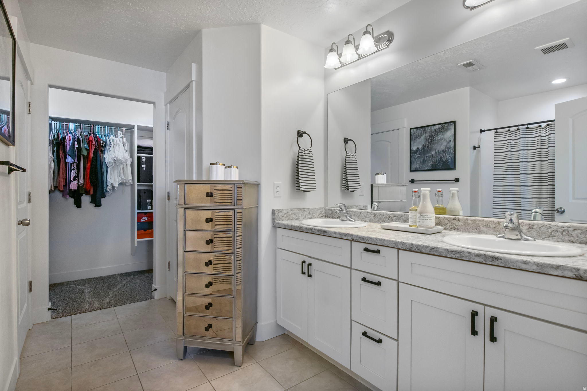 THE EXCHANGE - Residential